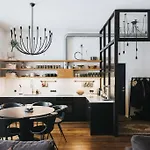 Serene Design Apartment *